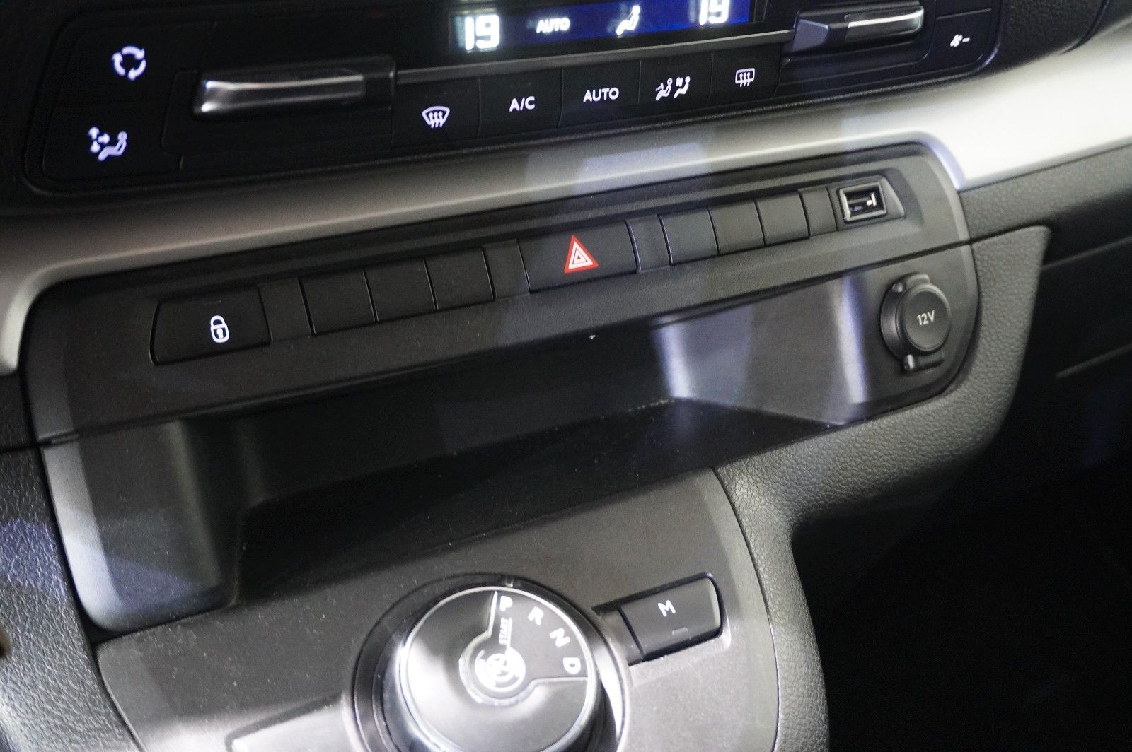 Fahrzeugabbildung Opel Zafira Life 2.0D "L" EDIT. 8-SITZE NAVI/LED/AHK