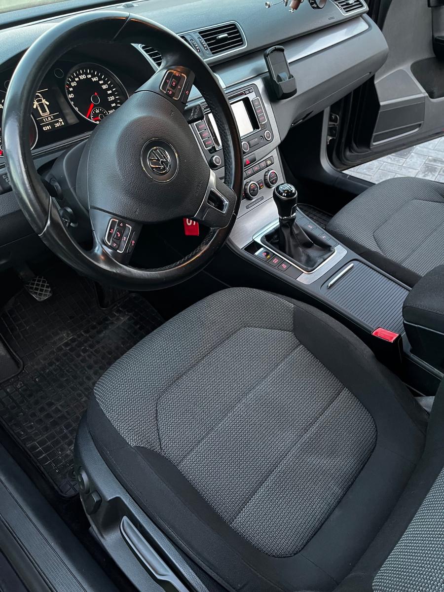 Volkswagen Passat 2013 — photo 9