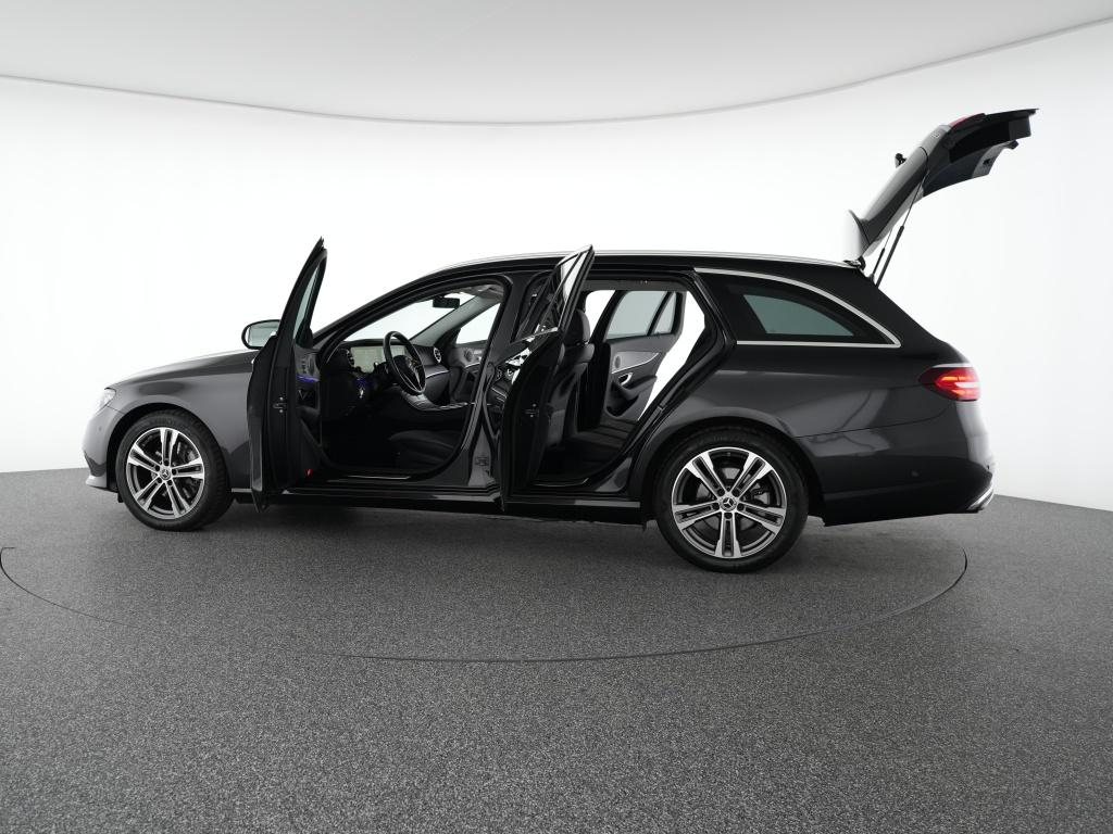 Mercedes-Benz E 220 d 4M T Avantgarde Multibeam HUD Distronic