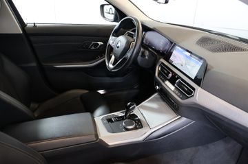 BMW 318 d Advantage DIGITAL+ACC+SIDE+KEY+LED+17"