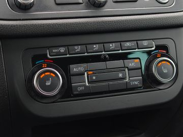Volkswagen Tiguan - 11