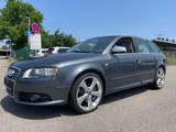 Audi S4 Avant 4.2 quattro - Audi S4 mit Benzin-Antrieb: Kombi, 4.2