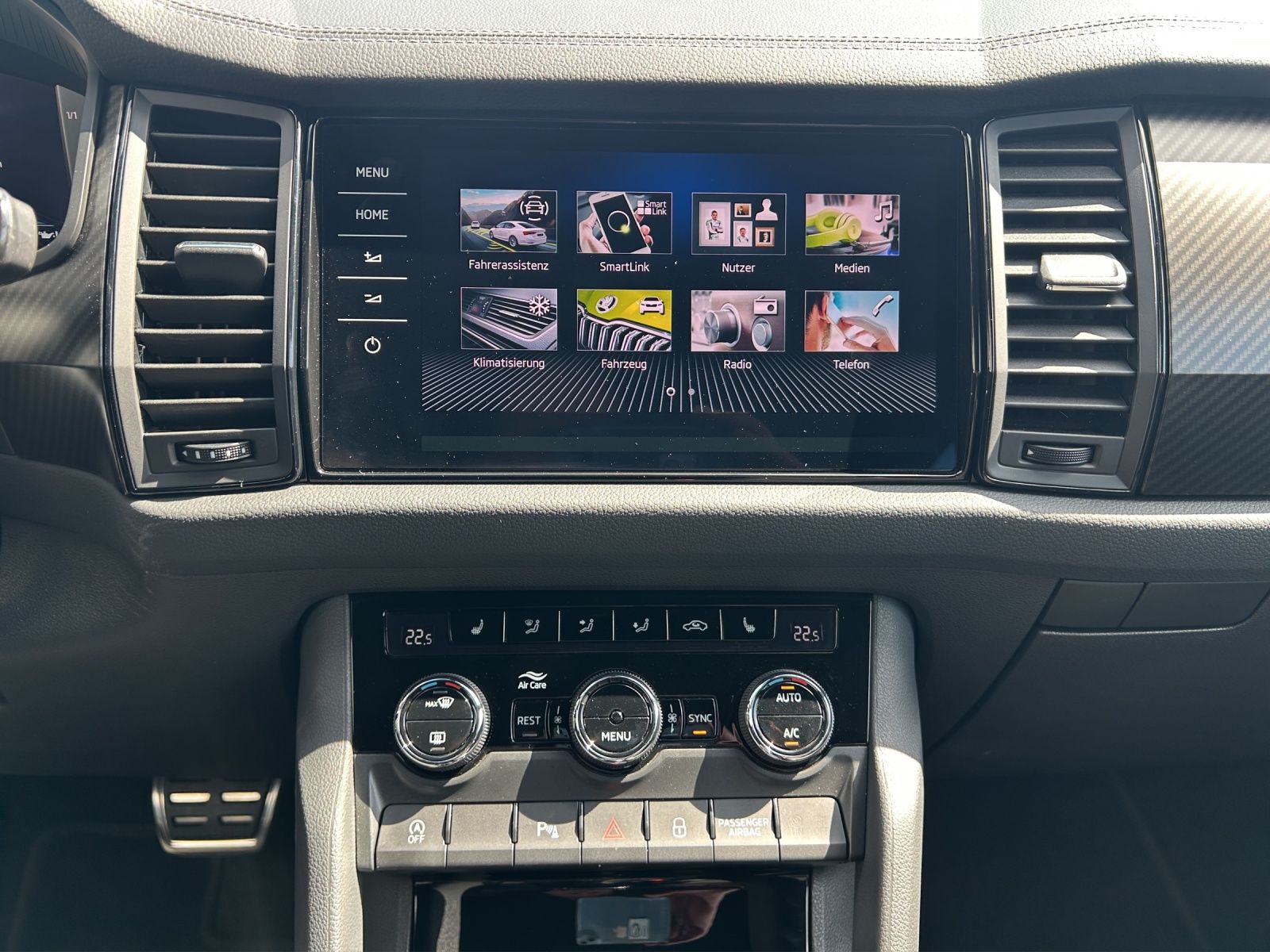 Fahrzeugabbildung SKODA Kodiaq TDI Sportline DSG 4x4 Matrix AHK Navi VC