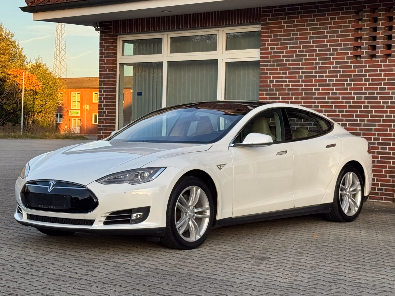 TESLA MODEL S P85 421CH - SUPERCHARGE GRATUITE - SOH 95.8%