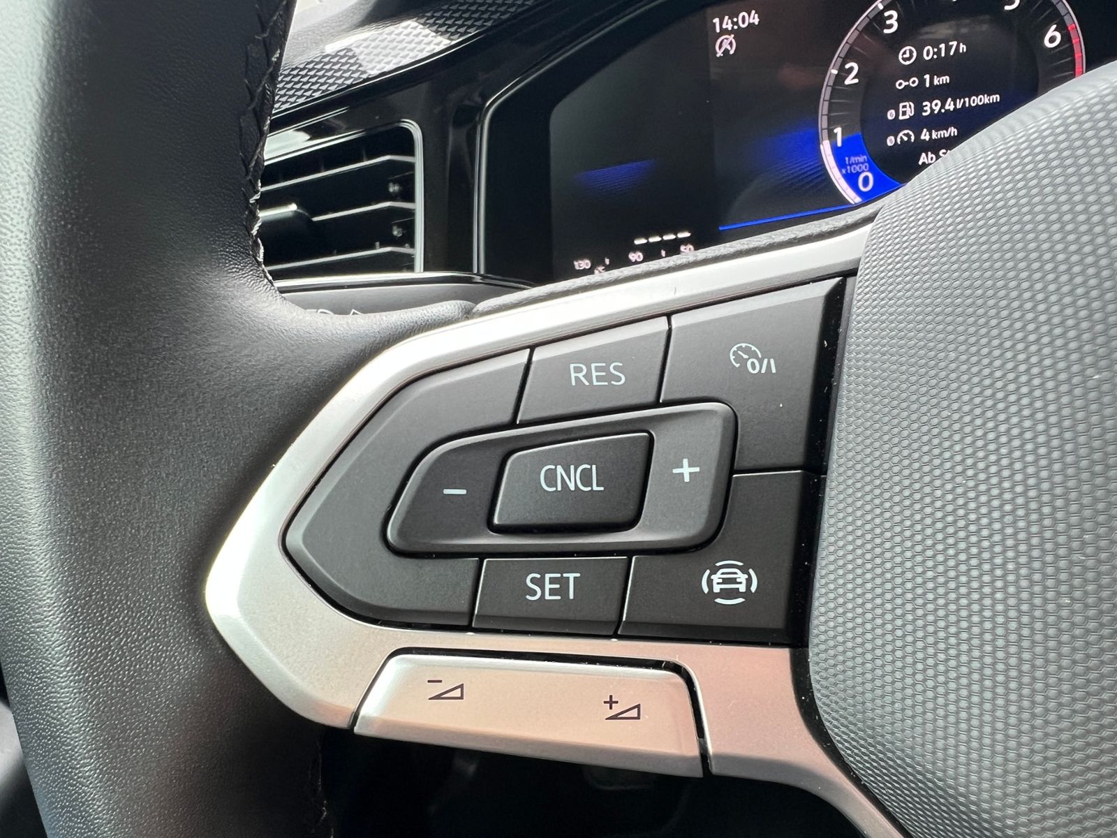 Fahrzeugabbildung Volkswagen Polo Life 1.0 *LED, Climatronic, Sitzhzg., AppCo