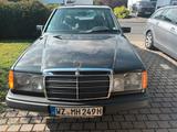 Mercedes-Benz E 300 - Mercedes-Benz E 300 aus 1989