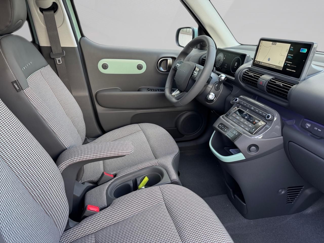 Fahrzeugabbildung Hyundai INSTER LOUNGE SHZ*LHZ*NAVI*CARPLAY*USB*