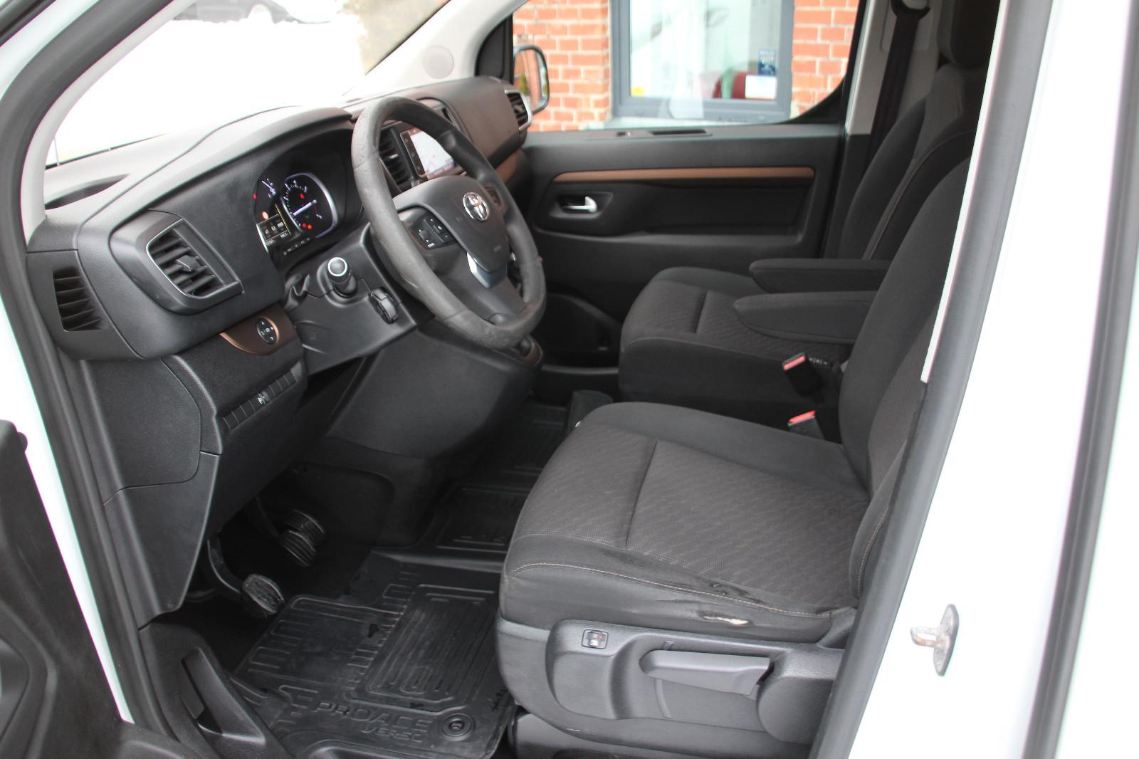 Toyota Proace Verso L1 Family Comfort 8 Sitze/Navi/Shz/
