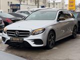 Mercedes-Benz E 300 de- T-Modell-AMG-Pano-Head-Up-ACC-AHK - Mercedes-Benz E 300 in Mannheim