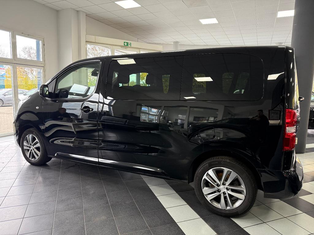 Peugeot Traveller