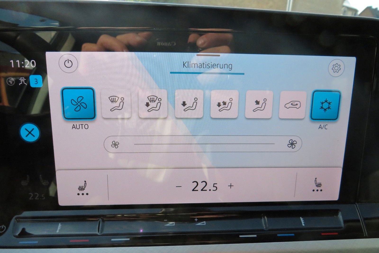 Fahrzeugabbildung Volkswagen Golf Variant LIFE DSG NAVI APP ACC SITZH. LED 1H