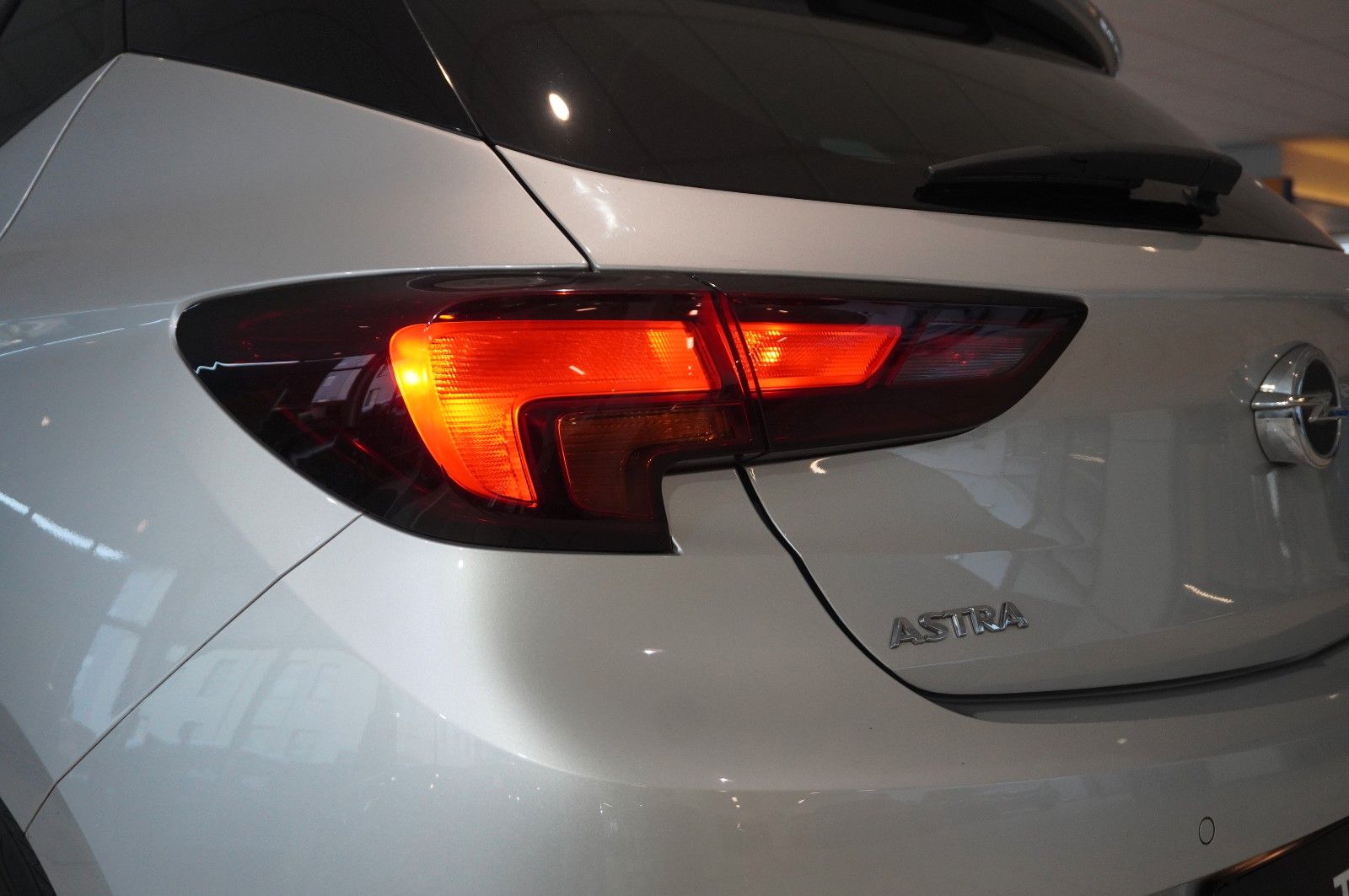 Fahrzeugabbildung Opel Astra K Lim. 1.4T INNOV. NAVI/LED/KAMERA/TEMP.