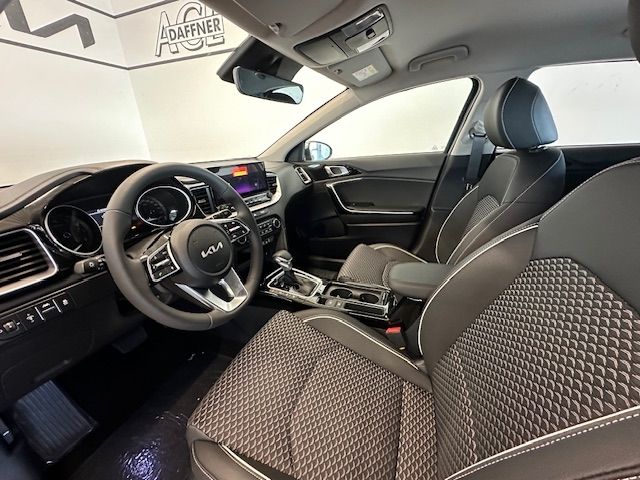 Fahrzeugabbildung Kia Ceed Spirit 1.0 T-GDI,  Lane Assist, Navi, SHZ