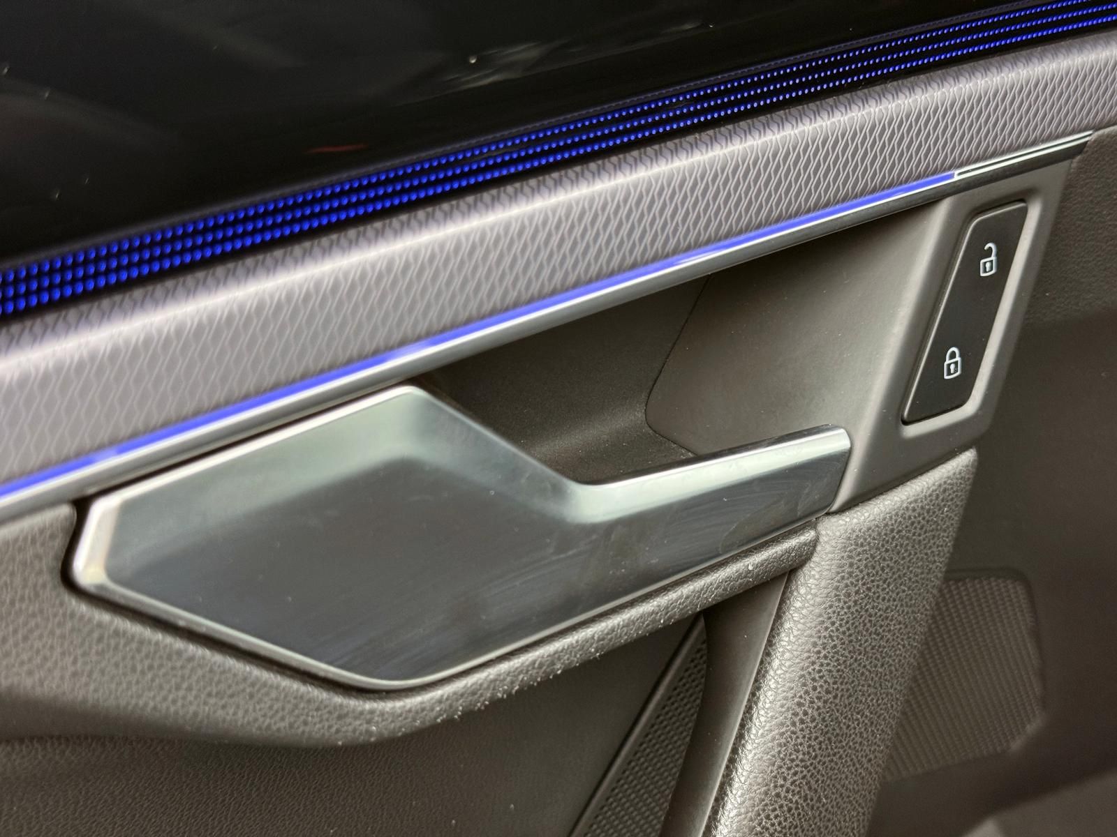 Fahrzeugabbildung Volkswagen 3.0 TDI R-LINE/ALLRADLENK/DYNAUDIO/STANDHZ/AHK/M