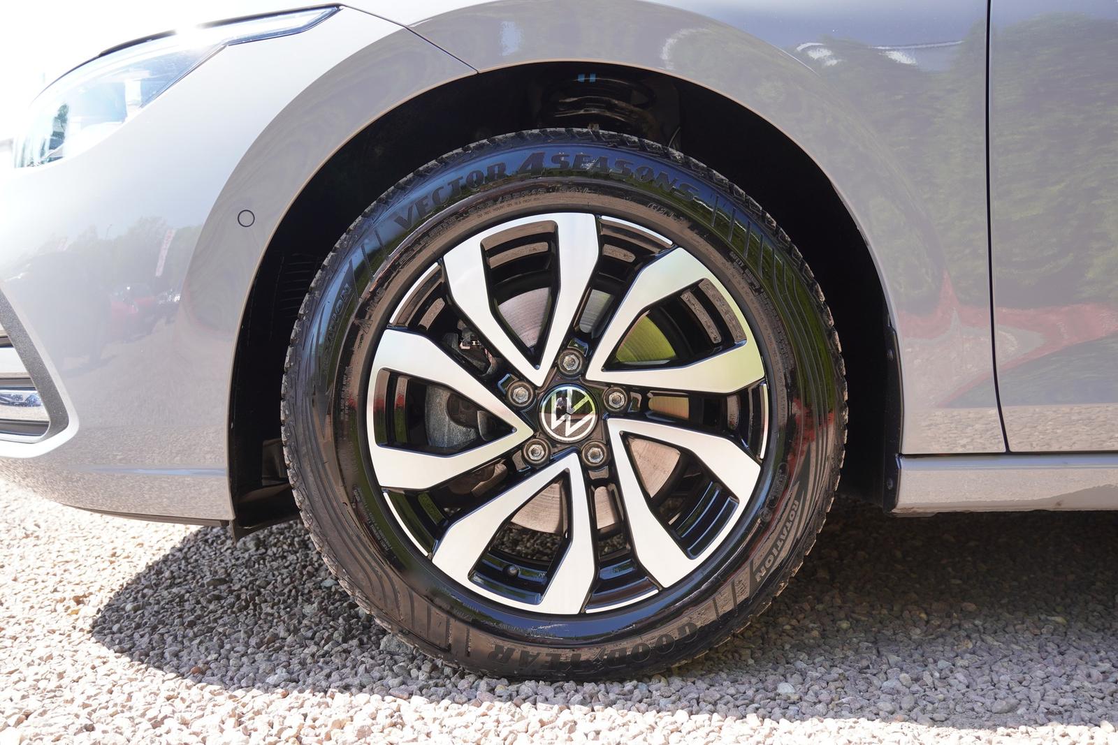 Volkswagen Golf VIII 1.5 TSI Active LED ACC Standheizung, миниатюра 30
