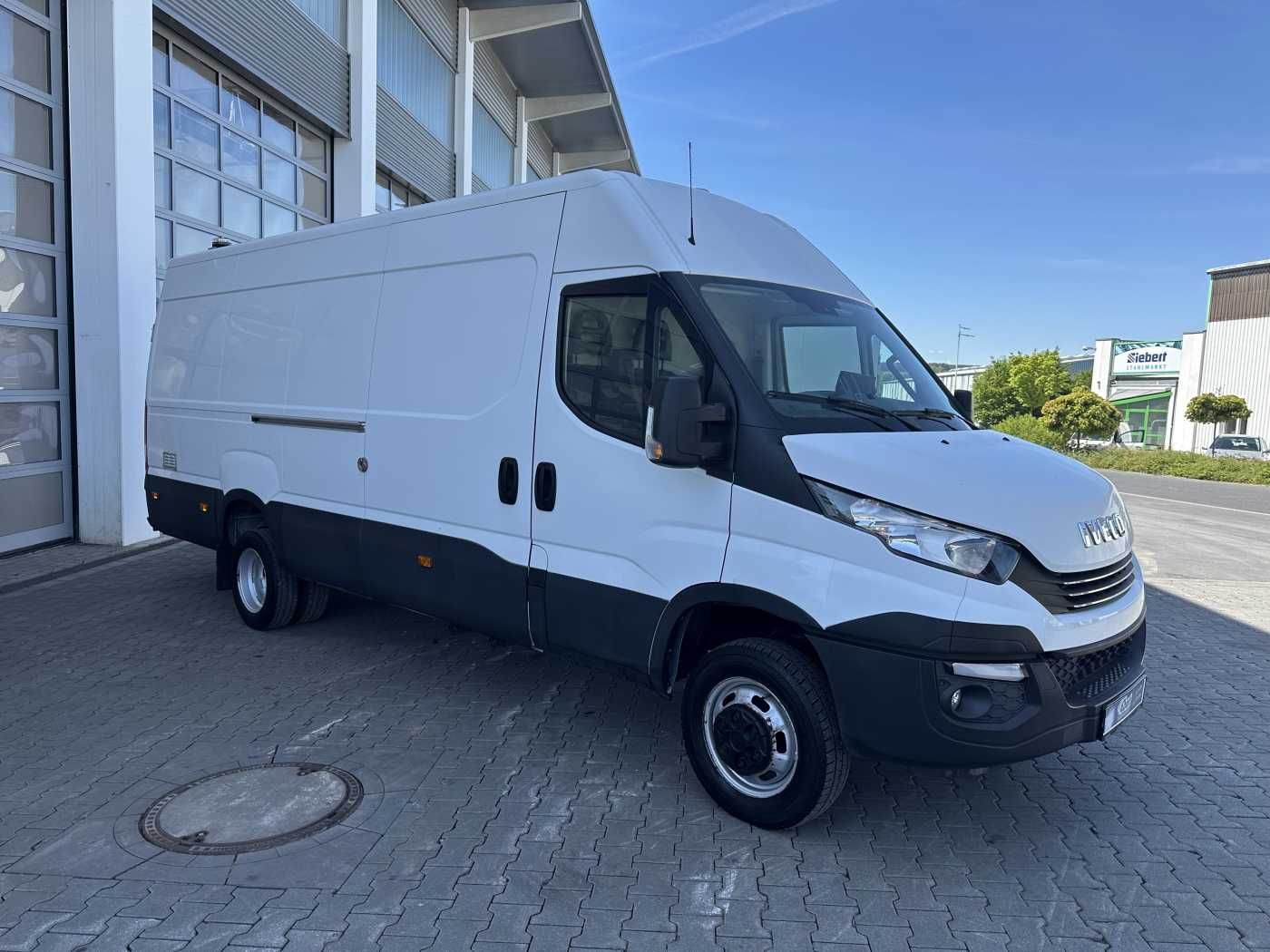 Fahrzeugabbildung Iveco Daily 50C16 R4.100mm *AHK*Automatik*Ladekran*