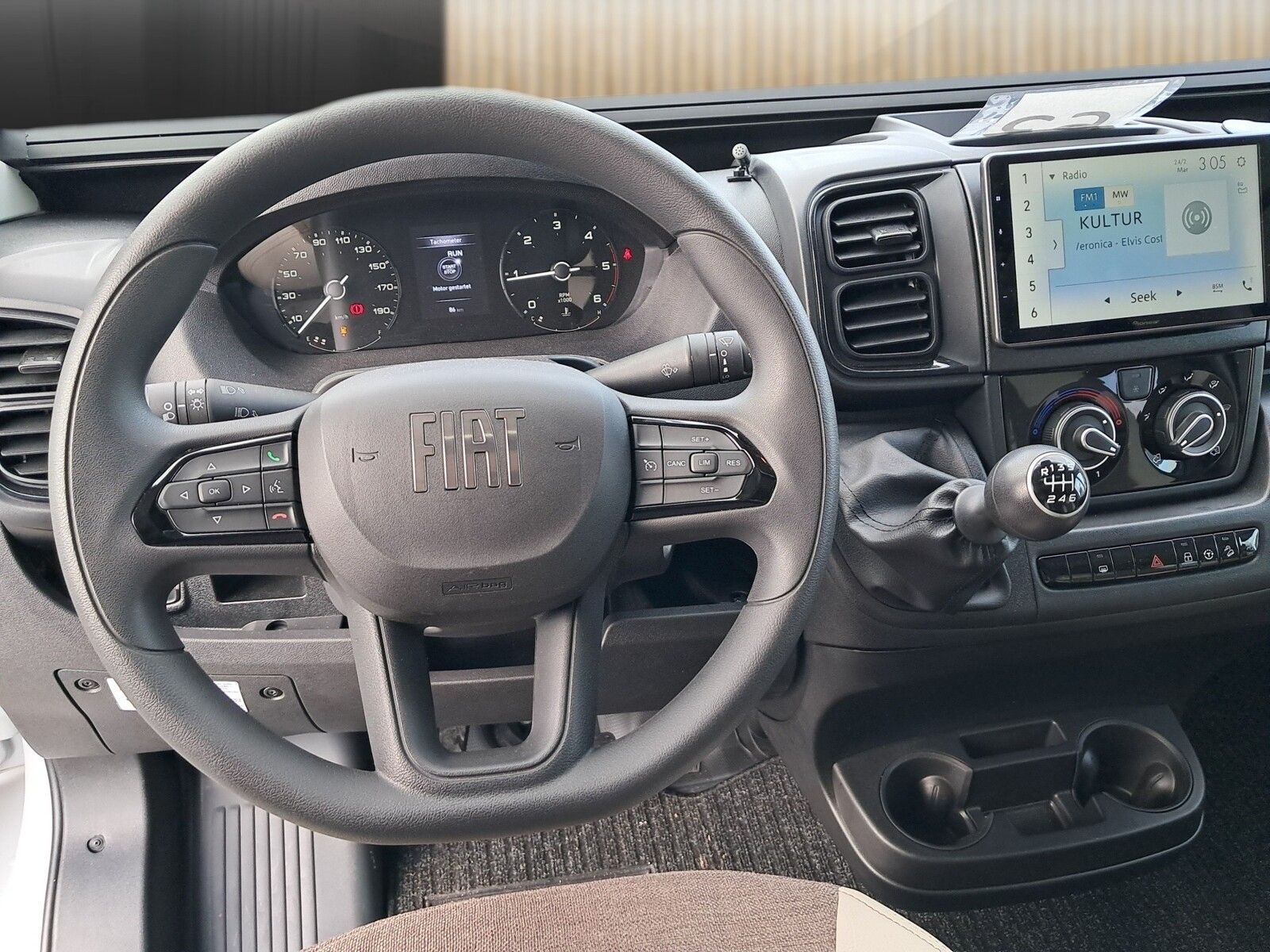 Fahrzeugabbildung Eura Mobil Van V 635 EB