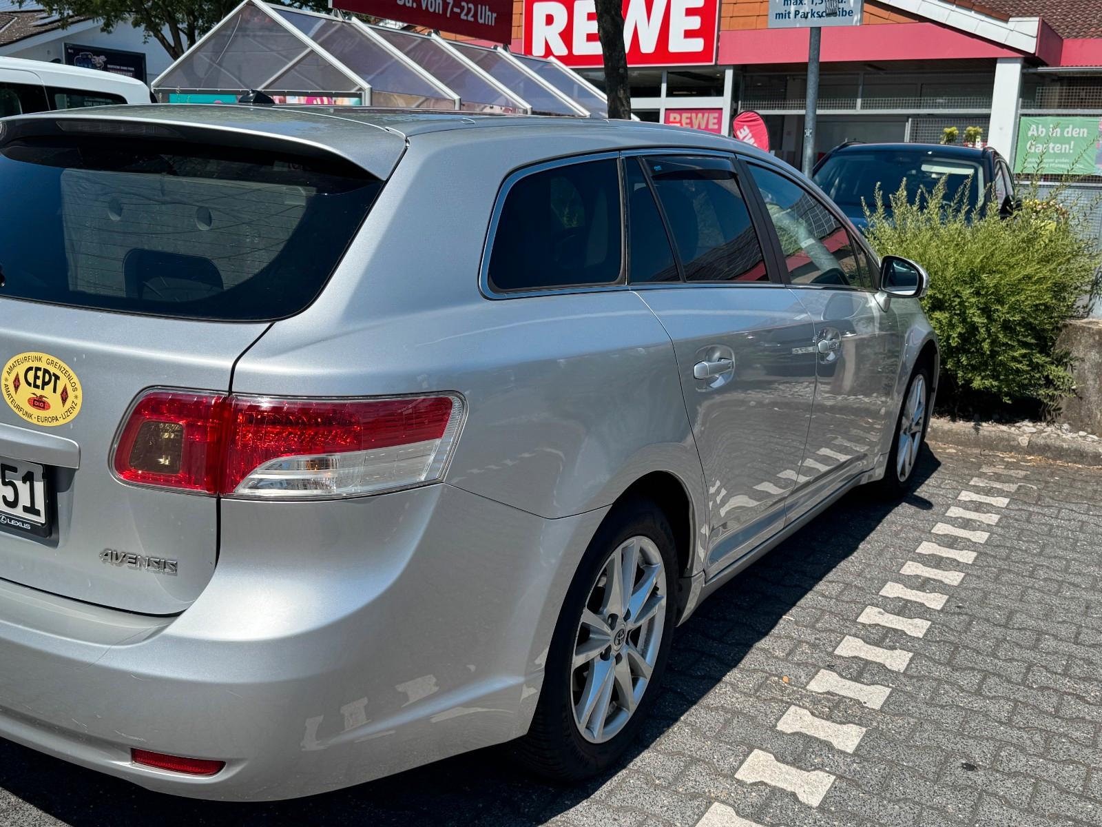 Toyota Avensis 2010 — photo 6
