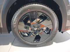 C5 Aircross 145 Hybrid PLUS #NEUES MODELL C5 Aircross 145 Hybrid PLUS #NEUES MODELL