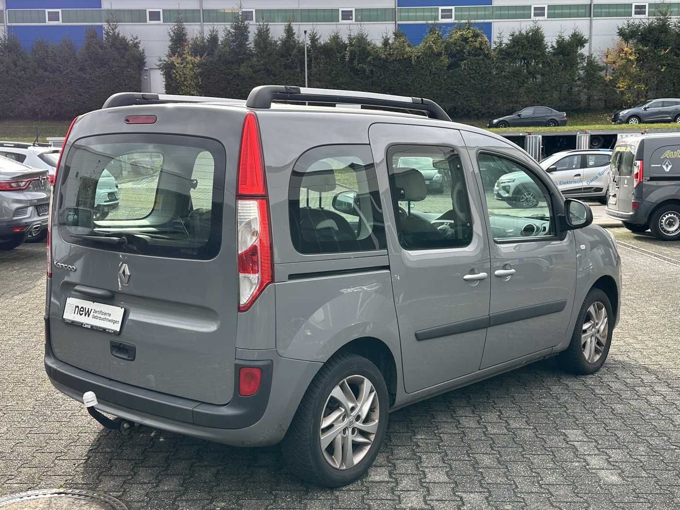 Fahrzeugabbildung Renault Kangoo Paris Deluxe 1.6