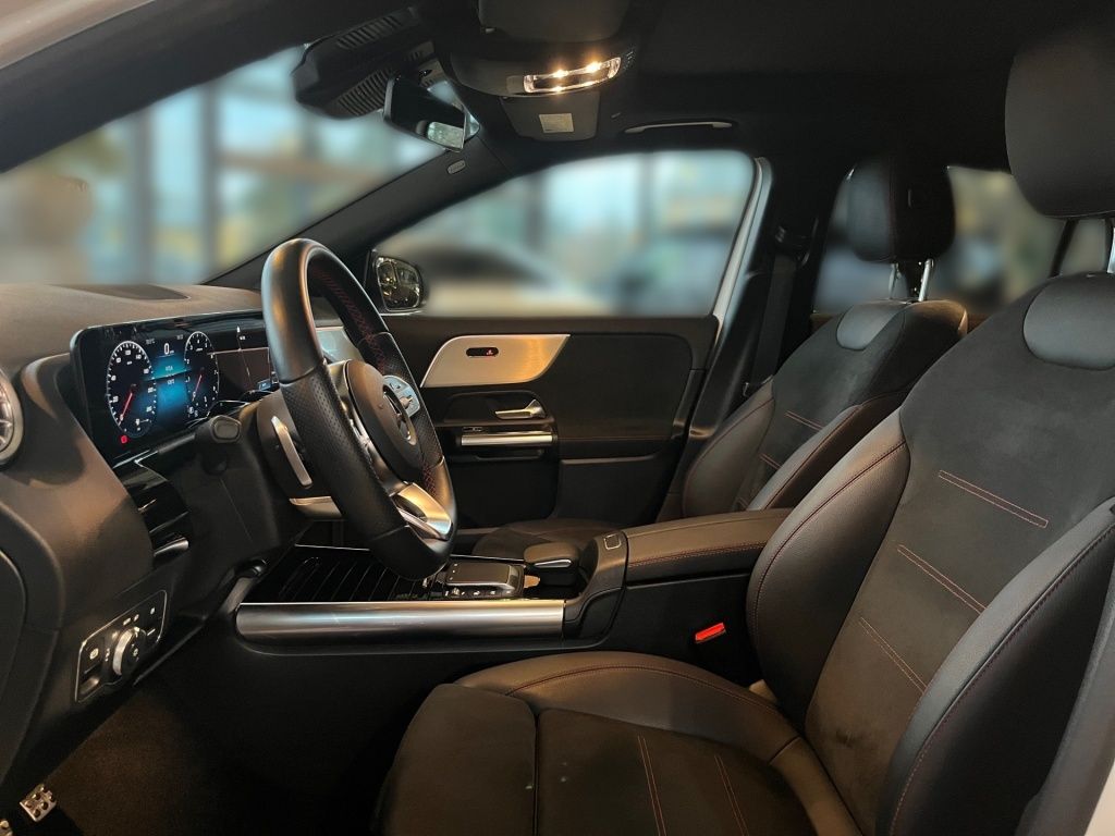 Fahrzeugabbildung Mercedes-Benz GLA 200 AMG AHK Pano Totwi. Sport LED Burm. Navi