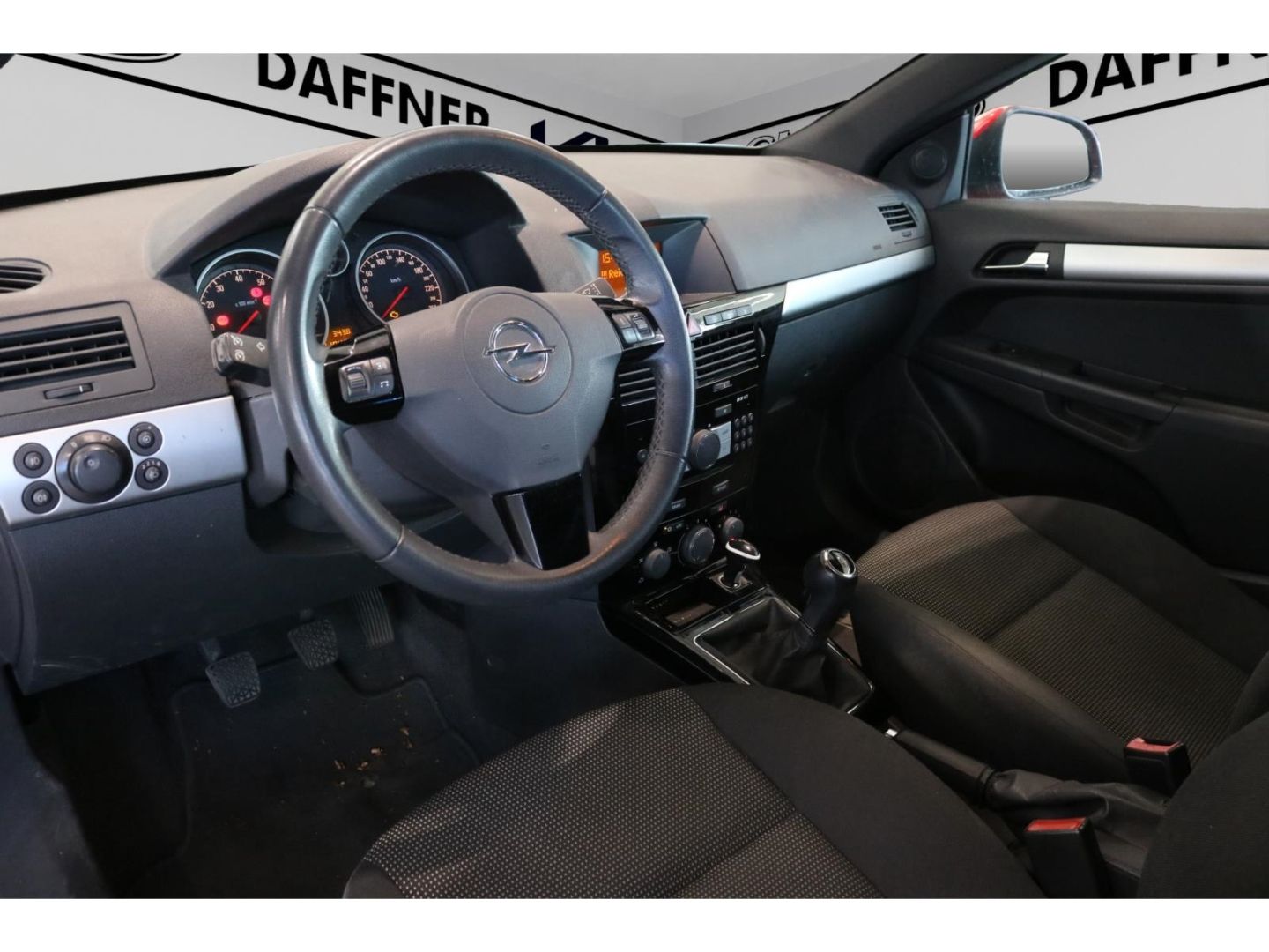 Fahrzeugabbildung Opel Astra H Twin Top Edition 111-Jahre Cabrio