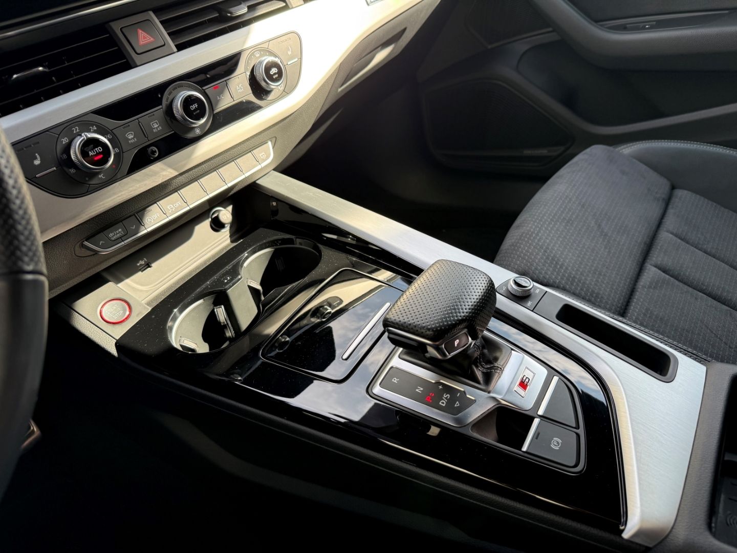 Fahrzeugabbildung Audi S5 Sportback 3.0 TDI quattro basis Navi Soundsys