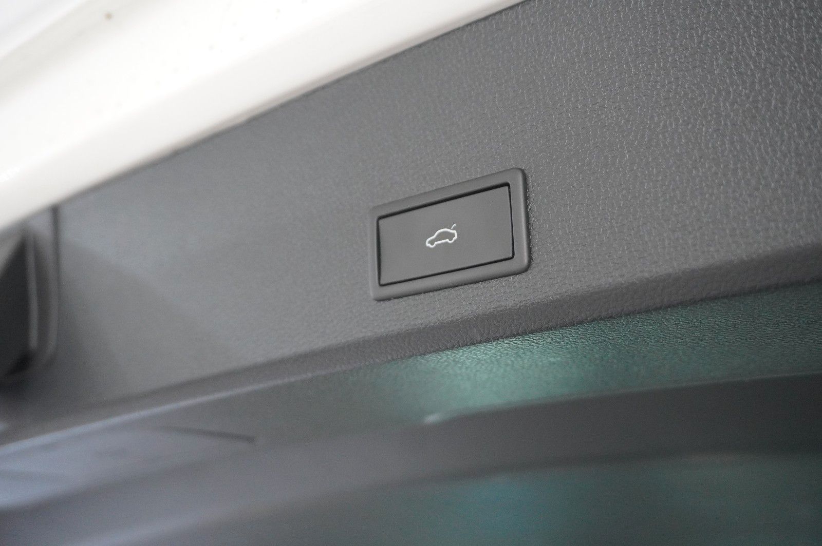 Fahrzeugabbildung SEAT Ateca 2.0 TDI STYLE NAVI/LED/SHZ/TEMP./PDC/DAB+