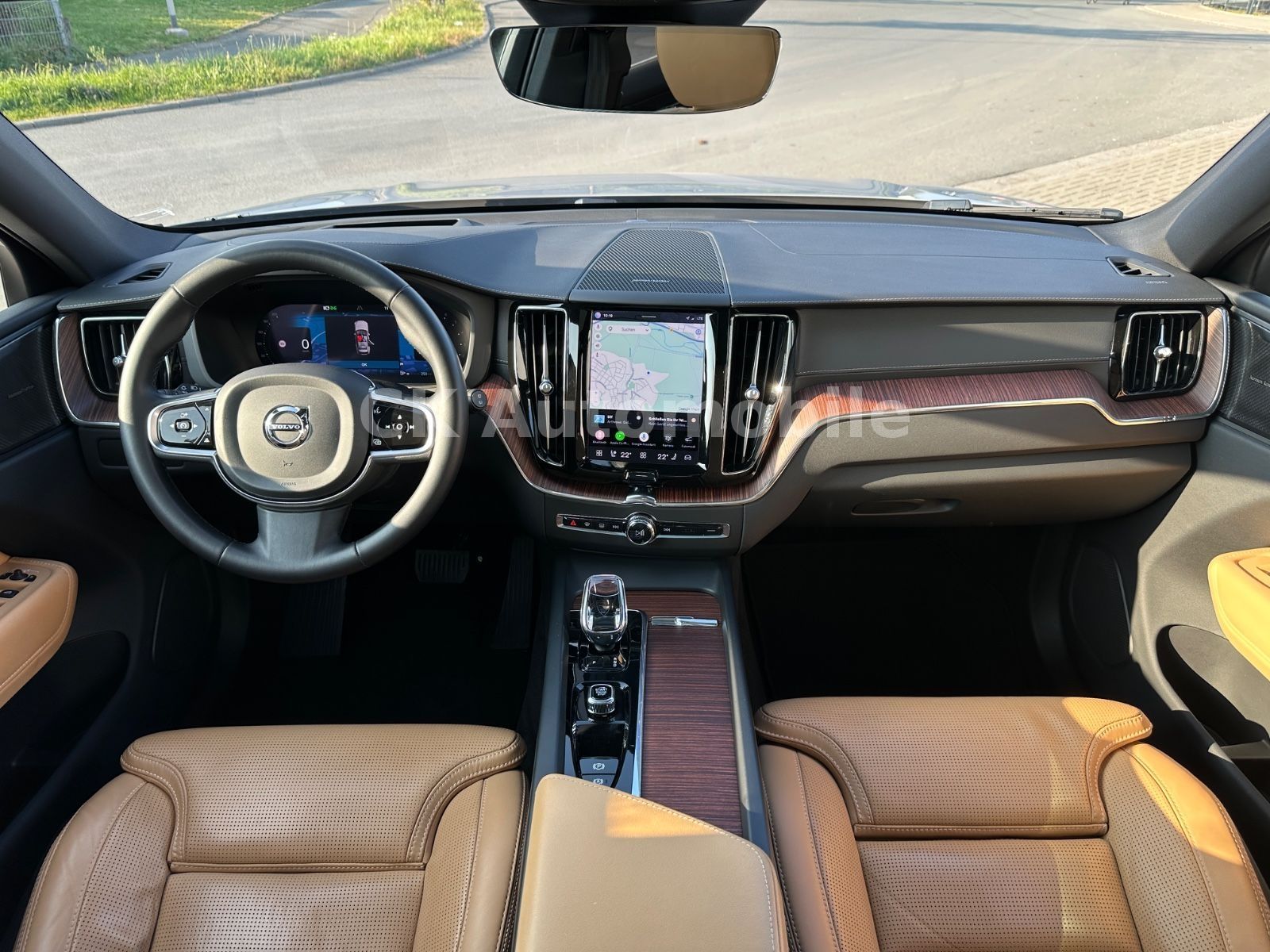 Fahrzeugabbildung Volvo XC60 B5 UltimateBright AWD/Head-Up/Pano/360°/AHK