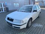 Skoda Octavia Combi 1.6 Teilespender KEIN BRIEF - Skoda Octavia aus 2001: Kombi