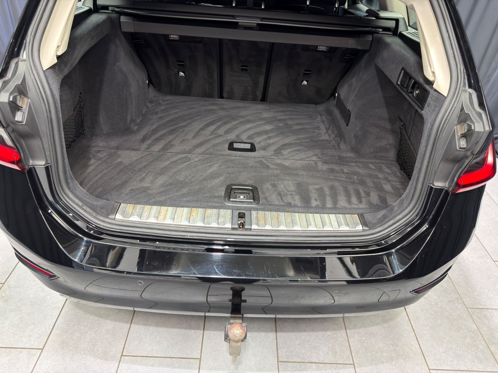Fahrzeugabbildung BMW 320d xDrive Touring Advantage|NAVI|AHK|LED|