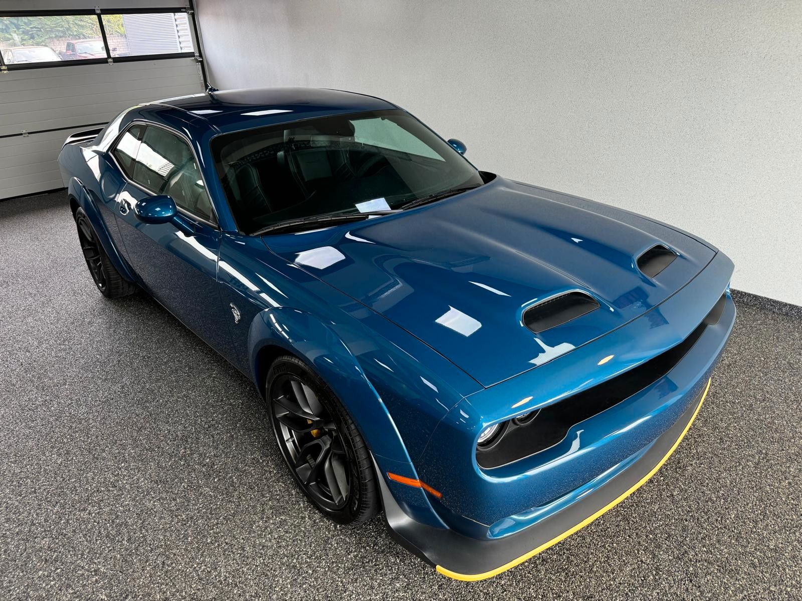 Fahrzeugabbildung Dodge CHALLENGER HELLCAT JAILBREAK-LAGUNA-YELLOW CAL.-