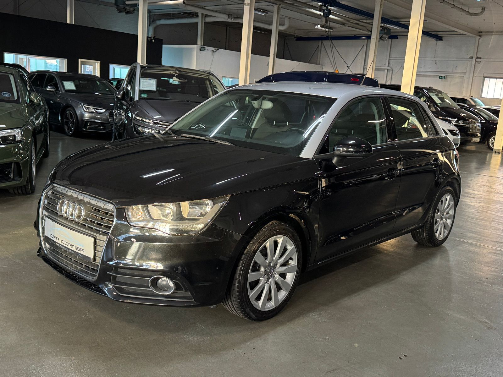 Fahrzeugabbildung Audi A1 1.6 TDI SPORTBACK S-TRONIC S-LINE AMBITION