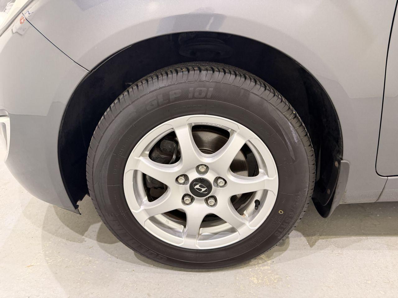 Hyundai ix20 2011 — photo 17