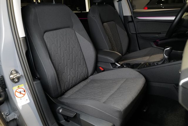Volkswagen Golf VIII 1.5TSI Life RKam Navi Matrix HuD Totwi