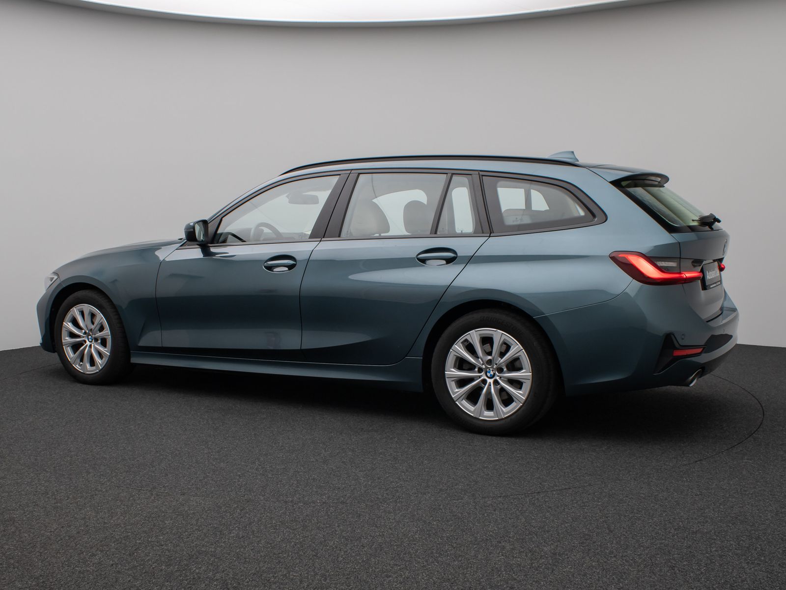 Fahrzeugabbildung BMW 320d xD CockPit+ Lenkrhzg Lordos Stndhz PDC AHK