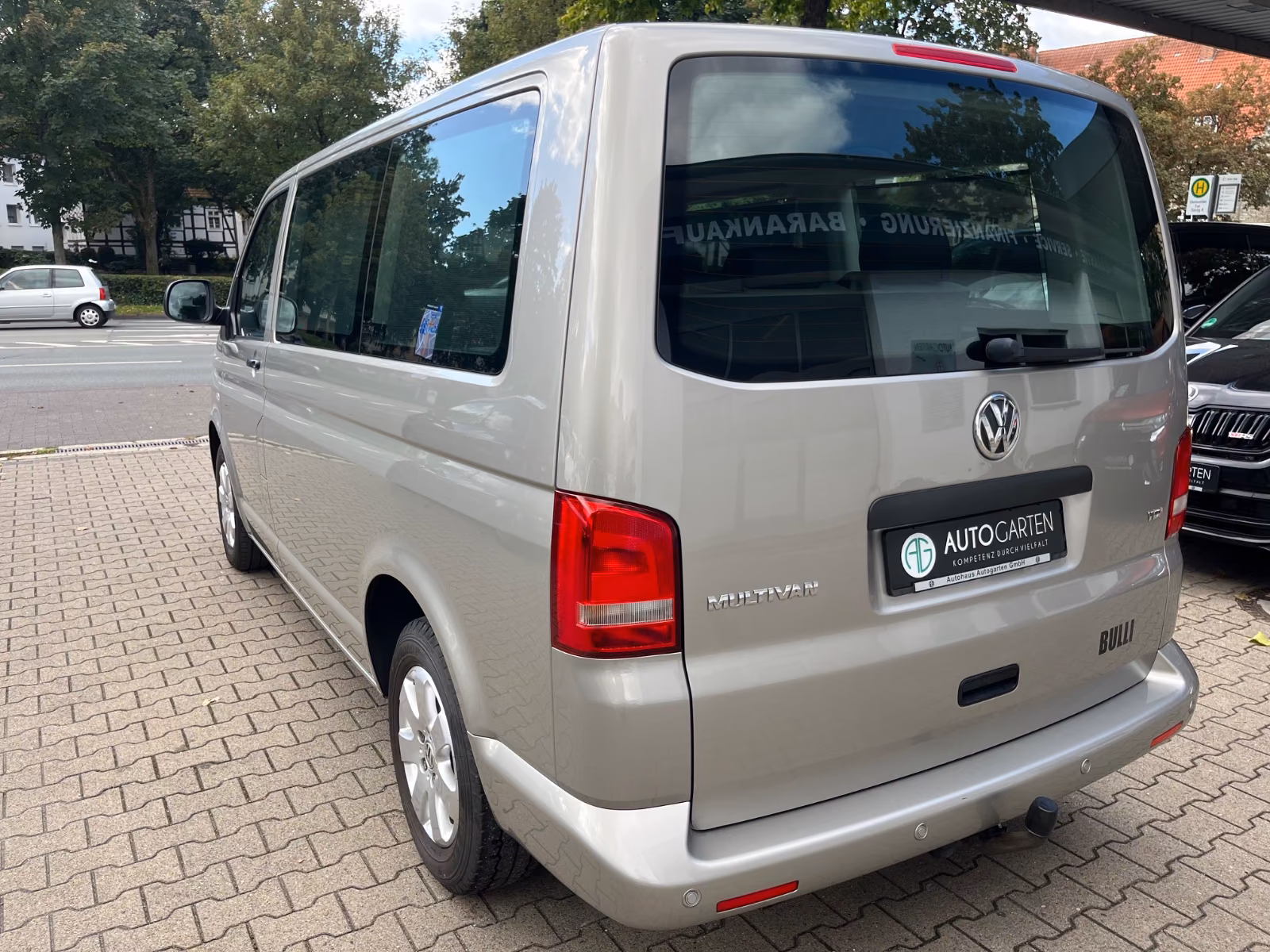 VOLKSWAGEN T5 MULTIVAN 2.0 TDI 140ch - STARLINE - ATTELAGE - PARK ASSIST AVANT/ARRIÈRE - CHAUFFAGE AUXILIAIRE - 1 ERE MAIN