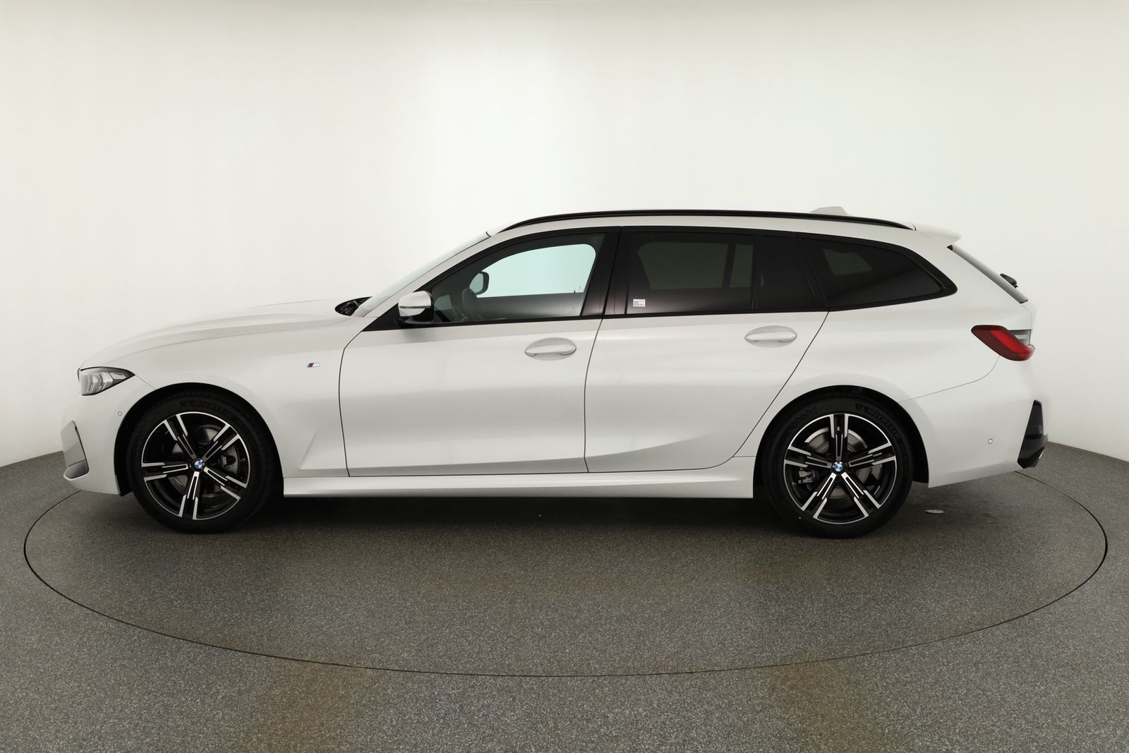 BMW 320i Touring M Sport Aut. LED ACC Navi AHK imagem 2