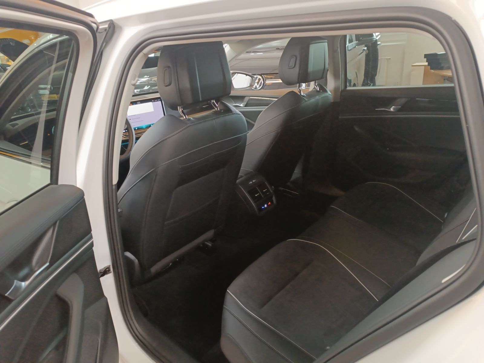 Volkswagen Passat Variant - Bild 7