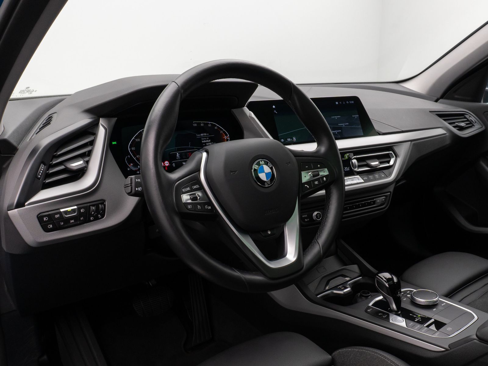 Fahrzeugabbildung BMW 118i Panorama Kamera Lenkrhzg DAB Komfort Sport