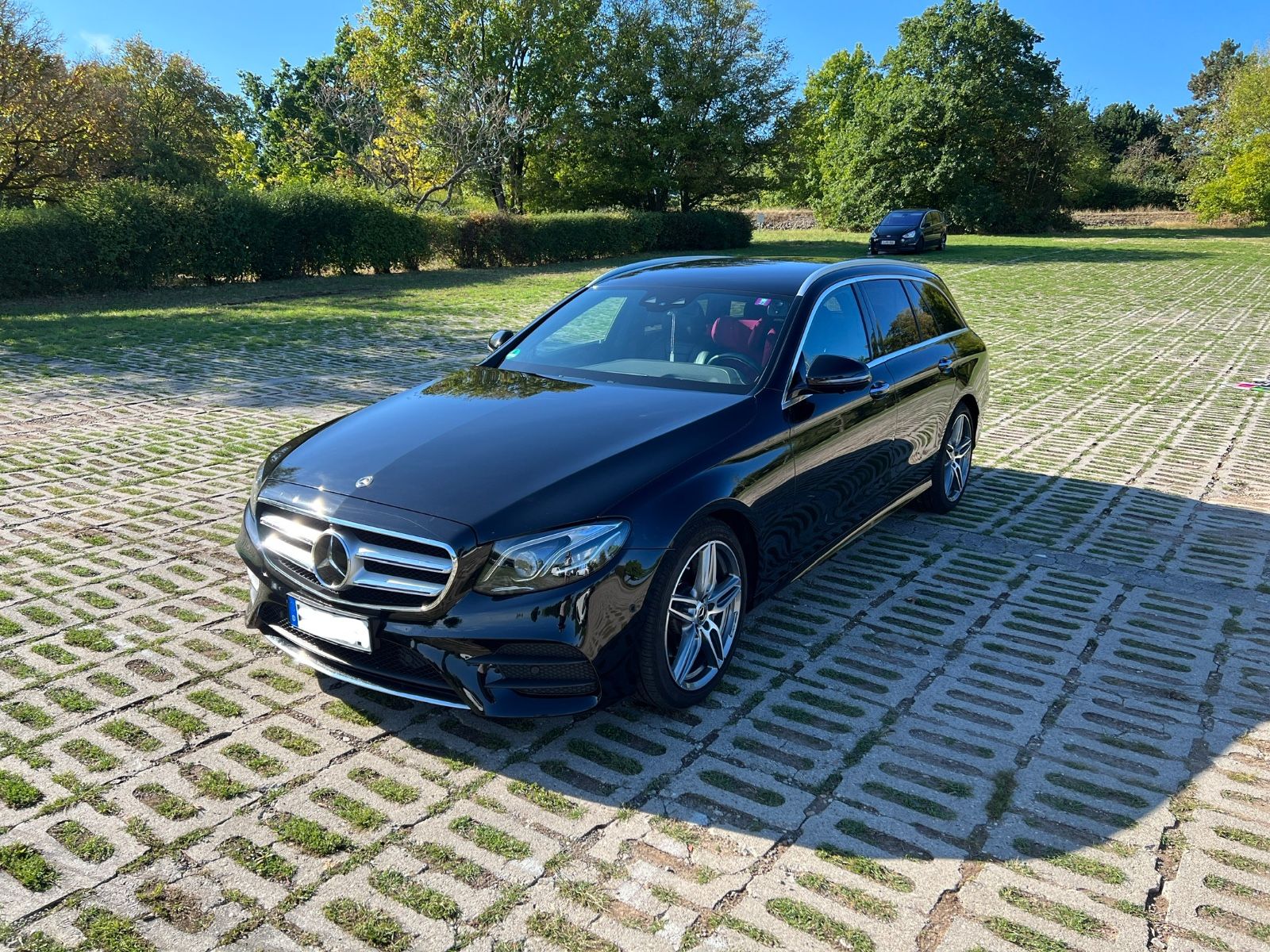 MERCEDES-BENZ E 220 d T Autom. - AMG Burmester HUD Multibeam