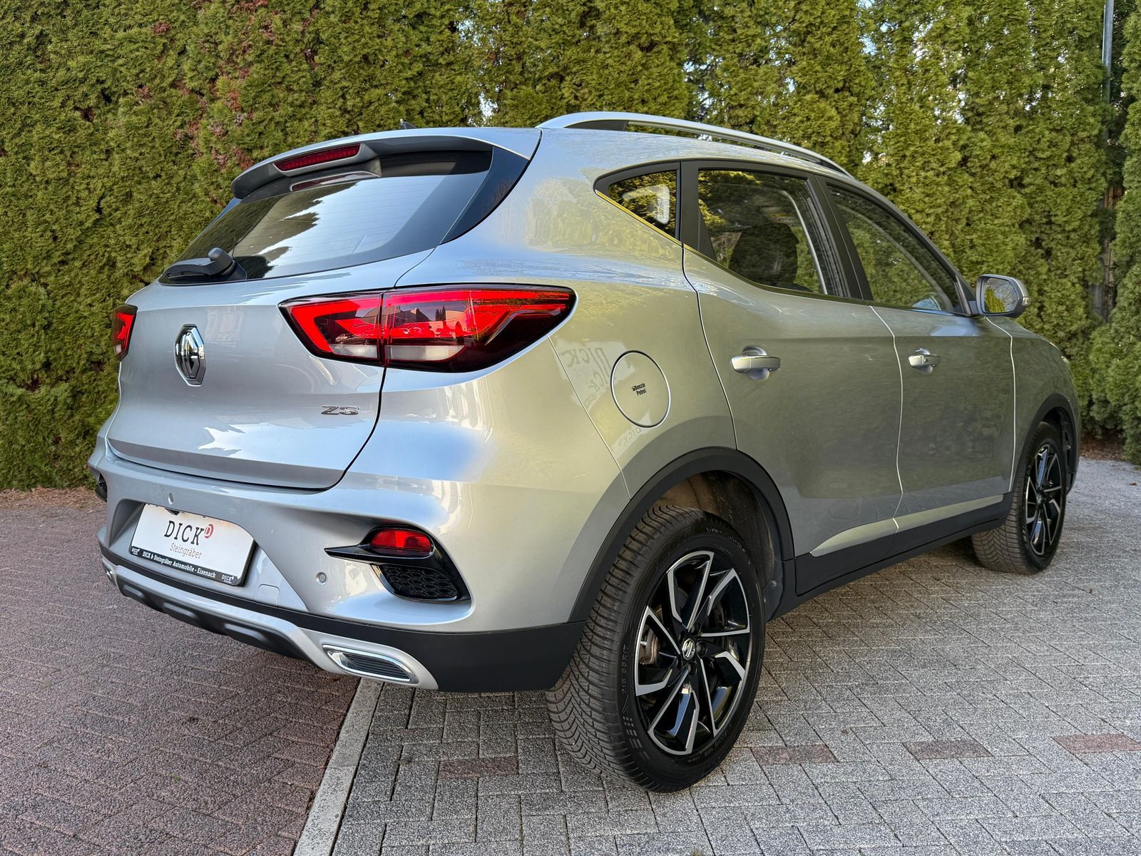 Fahrzeugabbildung MG ZS 1.5VTi Aut. Luxury LEDER+LED+NAV+SHZ+KAM+ACC+