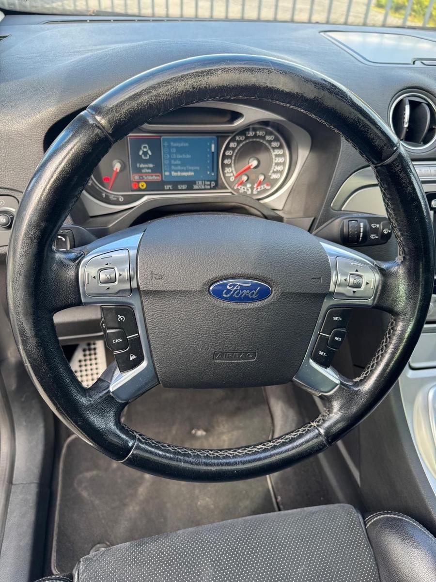 Ford S-MAX 2009 — interior