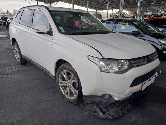 Mitsubishi OUTLANDER 2.2 DI-D 4WD INSTYLE