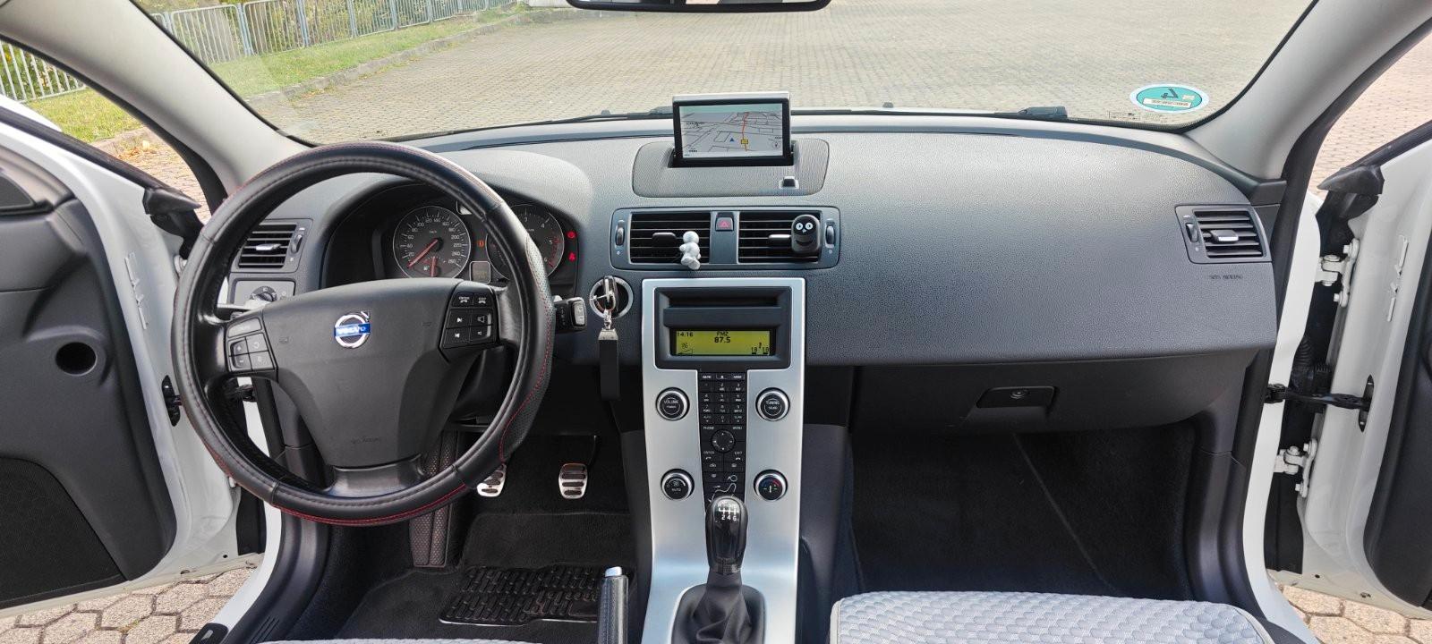 Volvo V50 2011 — photo 7