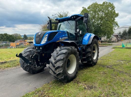 New Holland T7.230