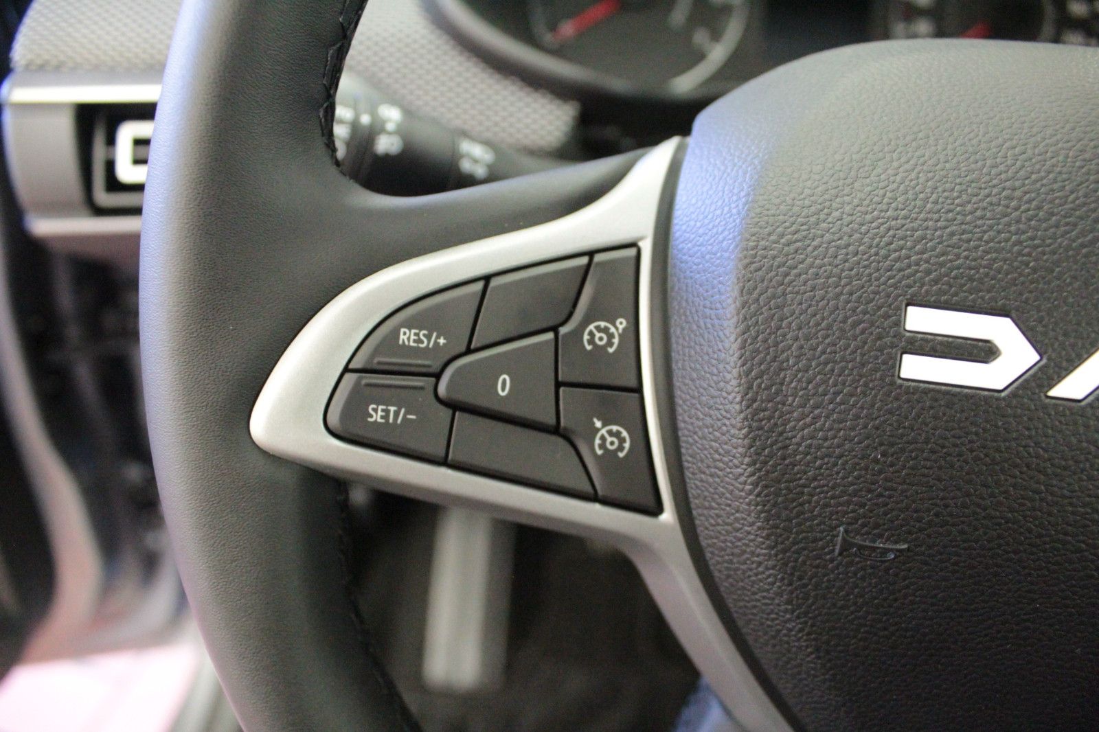 Fahrzeugabbildung Dacia Sandero TCe 90 Expression*Winterpaket*Alu*15424*