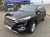 Hyundai TUCSON 2.0 CRDi 4WD 1.Hd./AHK/lückenl./Garantie* - Behindertengerechte Hyundai TUCSON