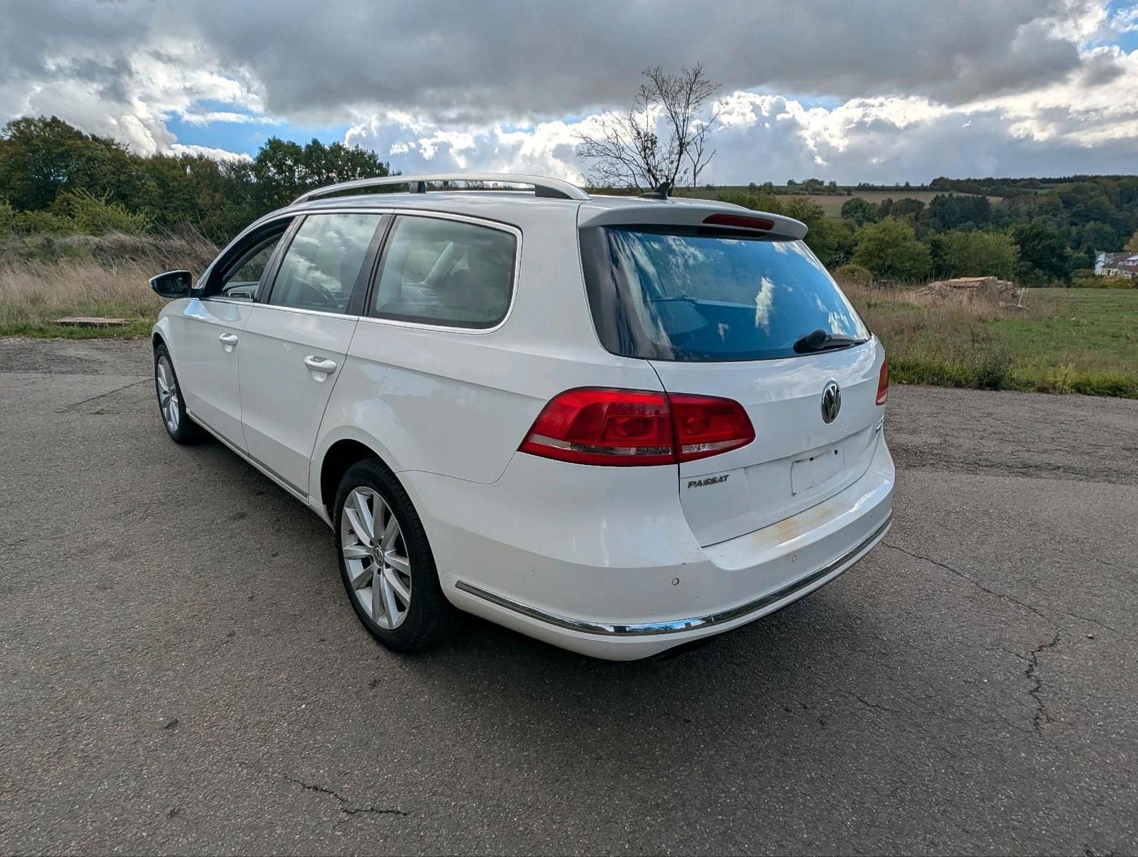 Volkswagen Passat 2011 — engine 170 HP (125kW)