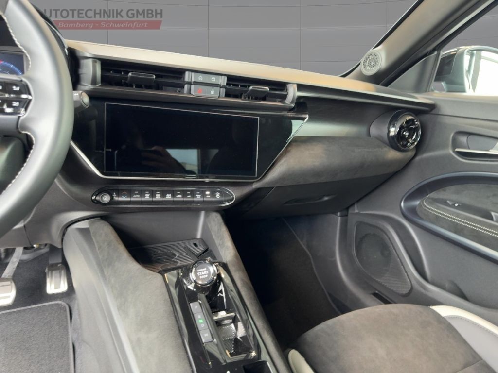 Fahrzeugabbildung Alfa Romeo Junior Ibrida SPORT SPECIALE PANO WINTER MATRIX